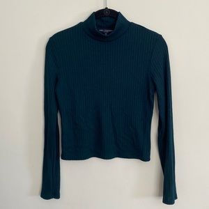Emerald green cropped sweater-shirt in juniors medium